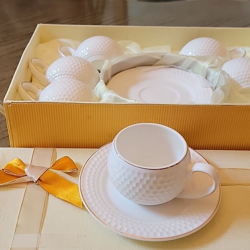 Ceramic Coffee cups set of 6 white and gold NWT 🤍